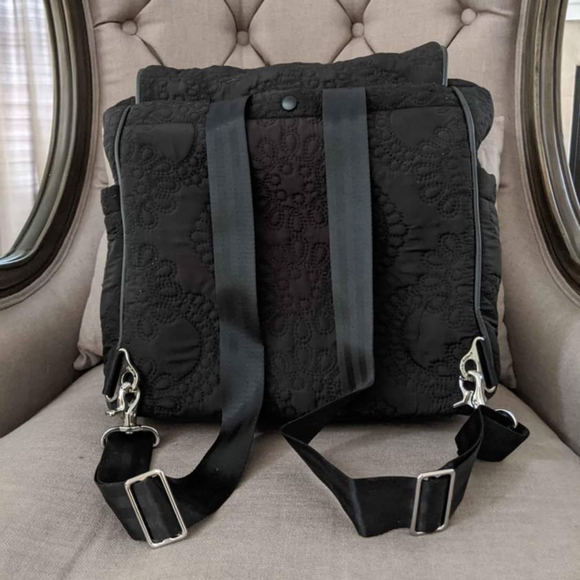 Petunia Pickle Bottom Central Park North Boxy Back Diaper Bag - Picture 2 of 7